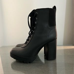 Black leather boots - Steve madden 8.5